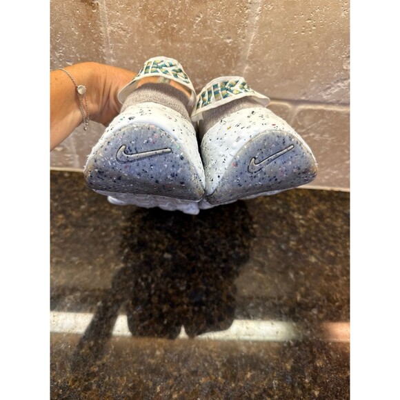 Nike Space Hippie 04 Photon Dust Mean Green Size 8 Women’s EUC - Picture 8 of 10